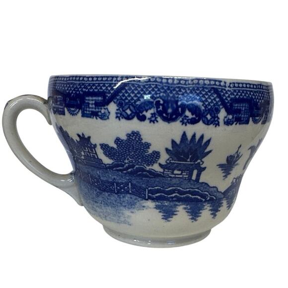 Vintage Antique Blue Willow Cup. - Picture 1 of 8